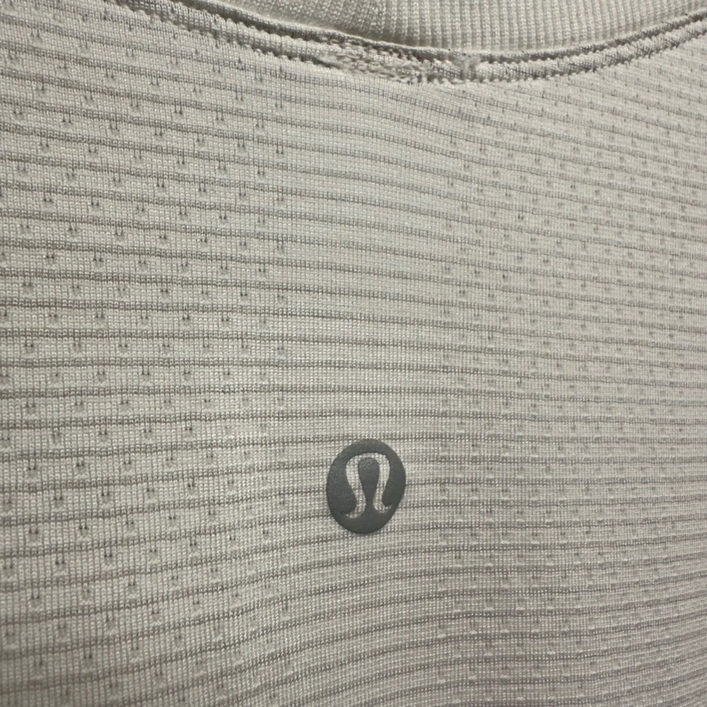 Lululemon Swiftly Tech Short Sleeve 2.0 Women 8 White Grey Striped Seamless Top - Picture 3 of 7